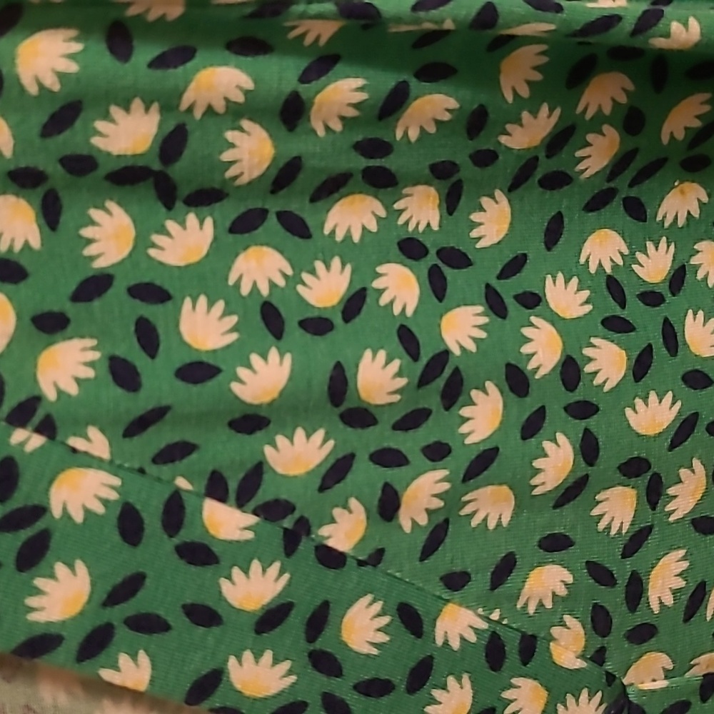 Croft & Barrow Green and White Floral Blouse - Picture 2 of 3